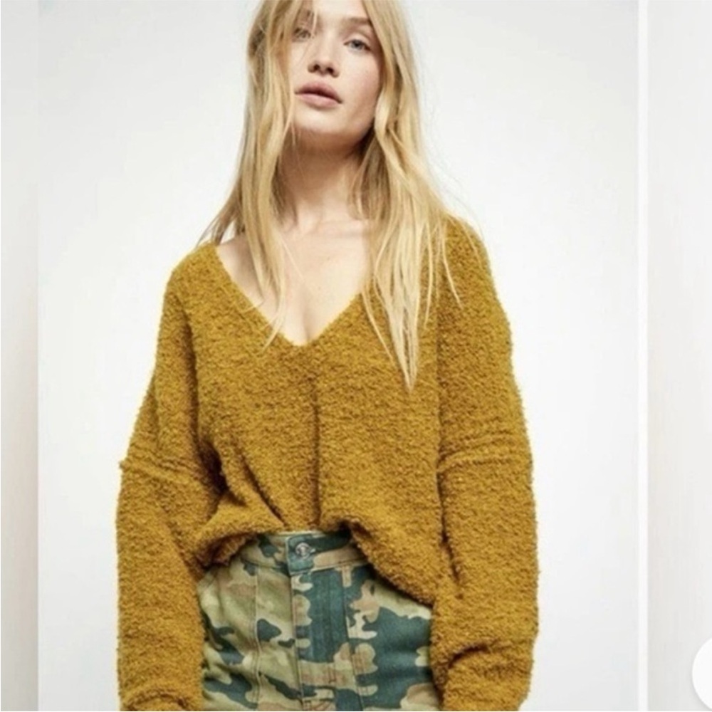 Free People Finders Keepers V-Neck Boucle Sweater in Athena Moss Green XS NWT - Picture 4 of 9